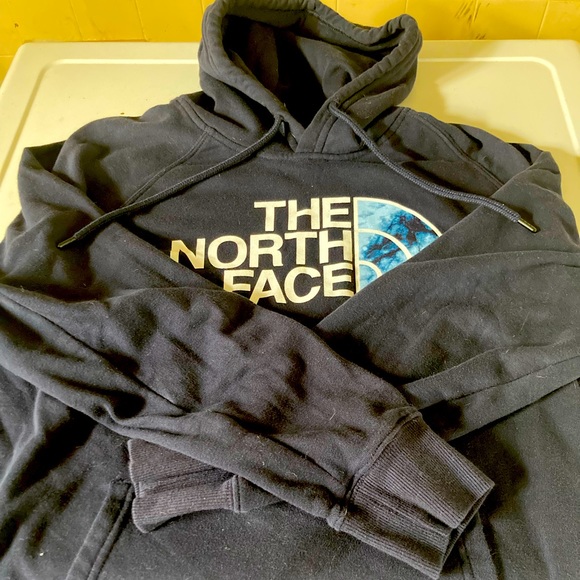 The North Face Sweaters - NWOT The North Face pullover women’s hoodie